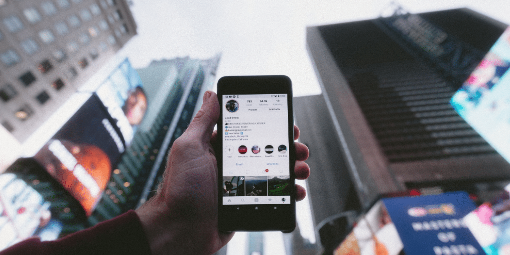 la photographie moderne FB Téléphone dans les mains